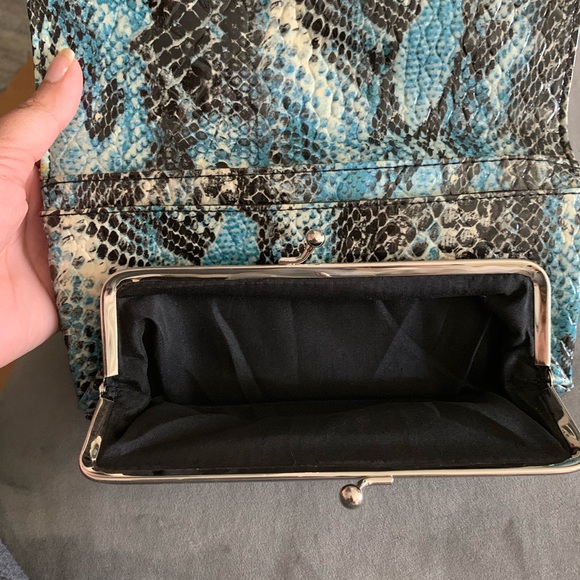 Kenneth Cole Clutch - Picture 2 of 4